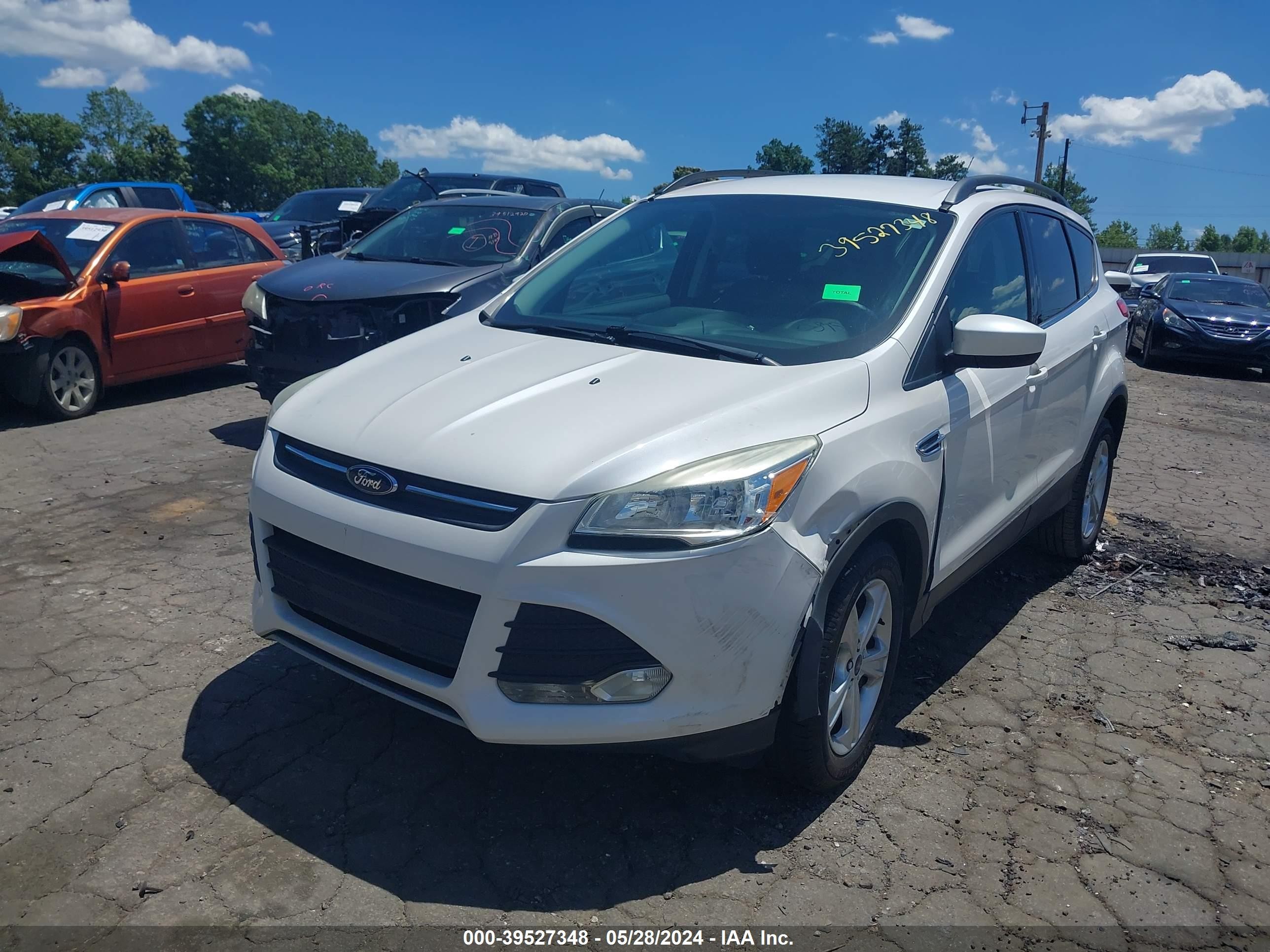 Photo 1 VIN: 1FMCU0G92EUD49968 - FORD ESCAPE 