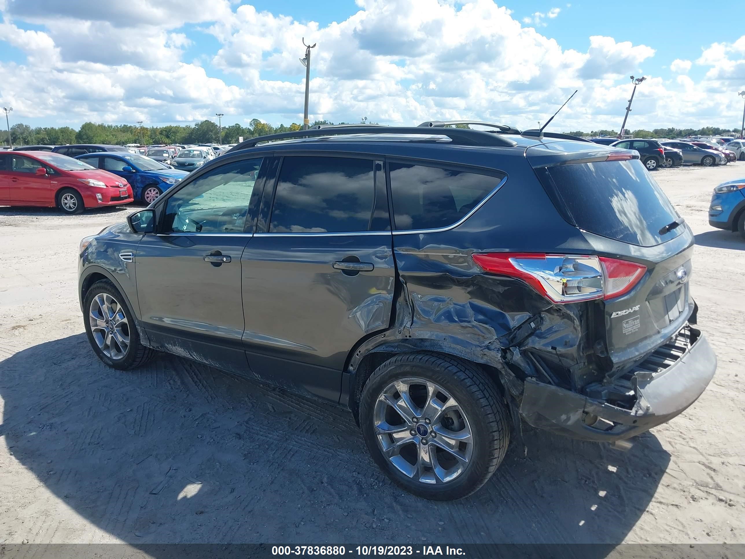 Photo 2 VIN: 1FMCU0G92FUA14842 - FORD ESCAPE 