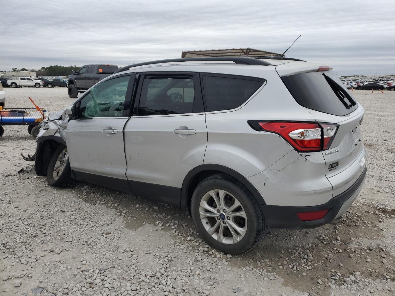 Photo 1 VIN: 1FMCU0G92JUB49537 - FORD ESCAPE 