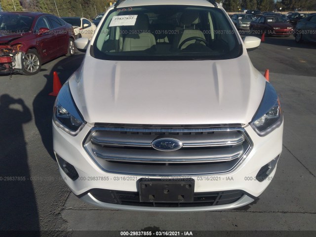 Photo 5 VIN: 1FMCU0G94HUC88059 - FORD ESCAPE 