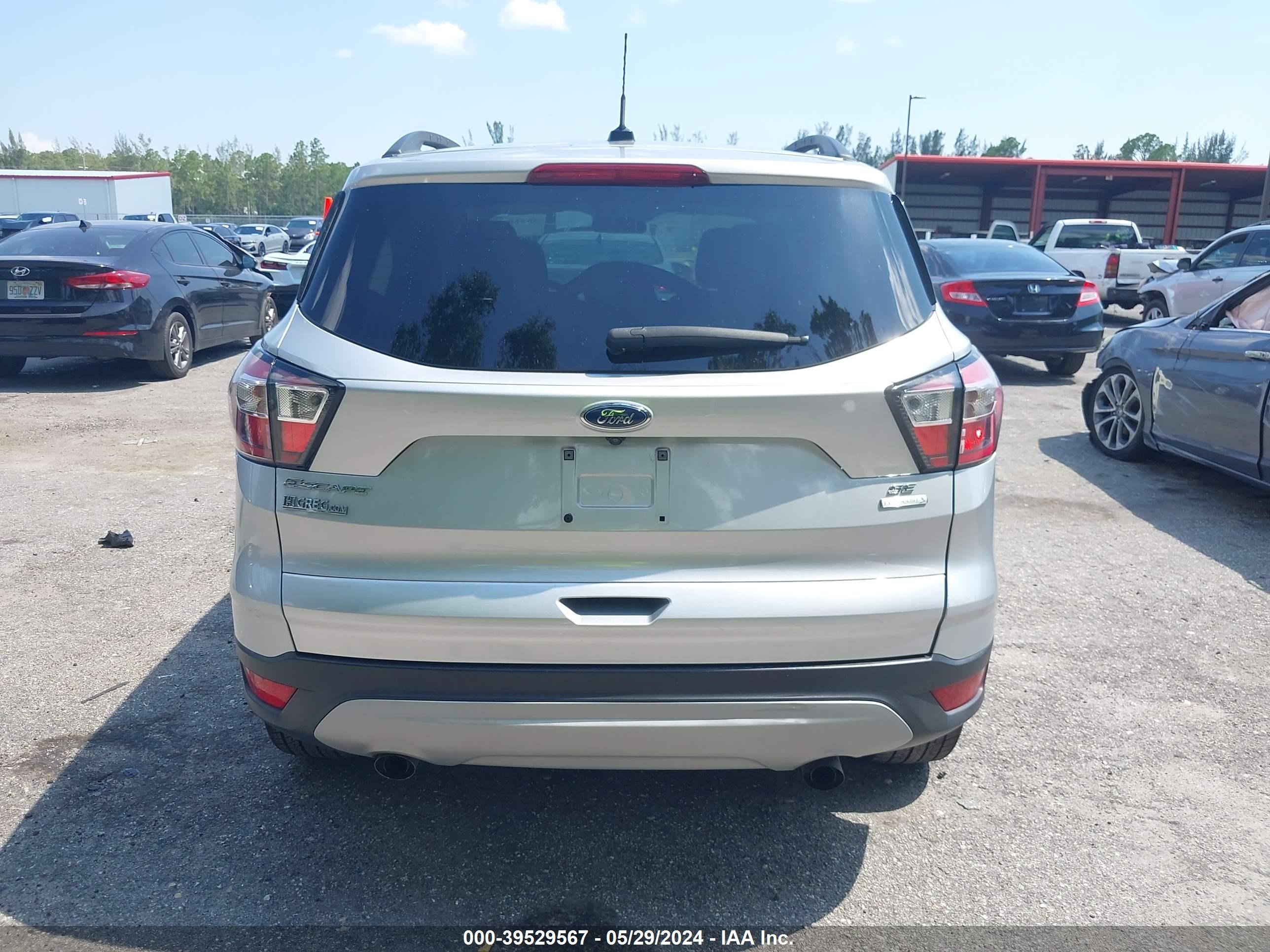 Photo 14 VIN: 1FMCU0G94JUB49765 - FORD ESCAPE 