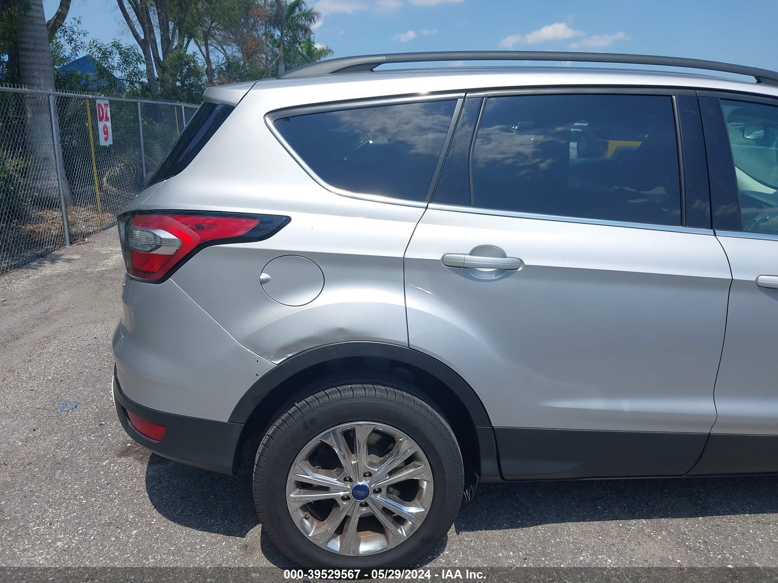 Photo 15 VIN: 1FMCU0G94JUB49765 - FORD ESCAPE 