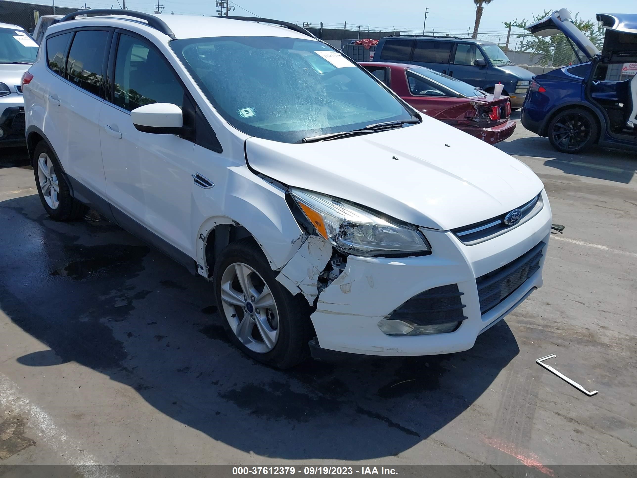 Photo 5 VIN: 1FMCU0G95GUA68038 - FORD ESCAPE 