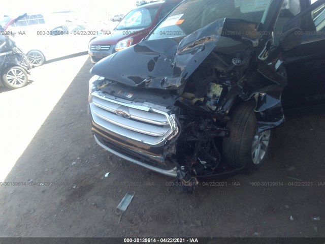 Photo 5 VIN: 1FMCU0G95HUB89802 - FORD ESCAPE 