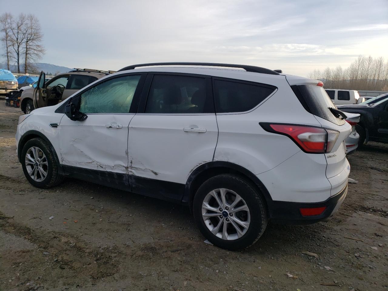 Photo 1 VIN: 1FMCU0G97HUA52182 - FORD ESCAPE 