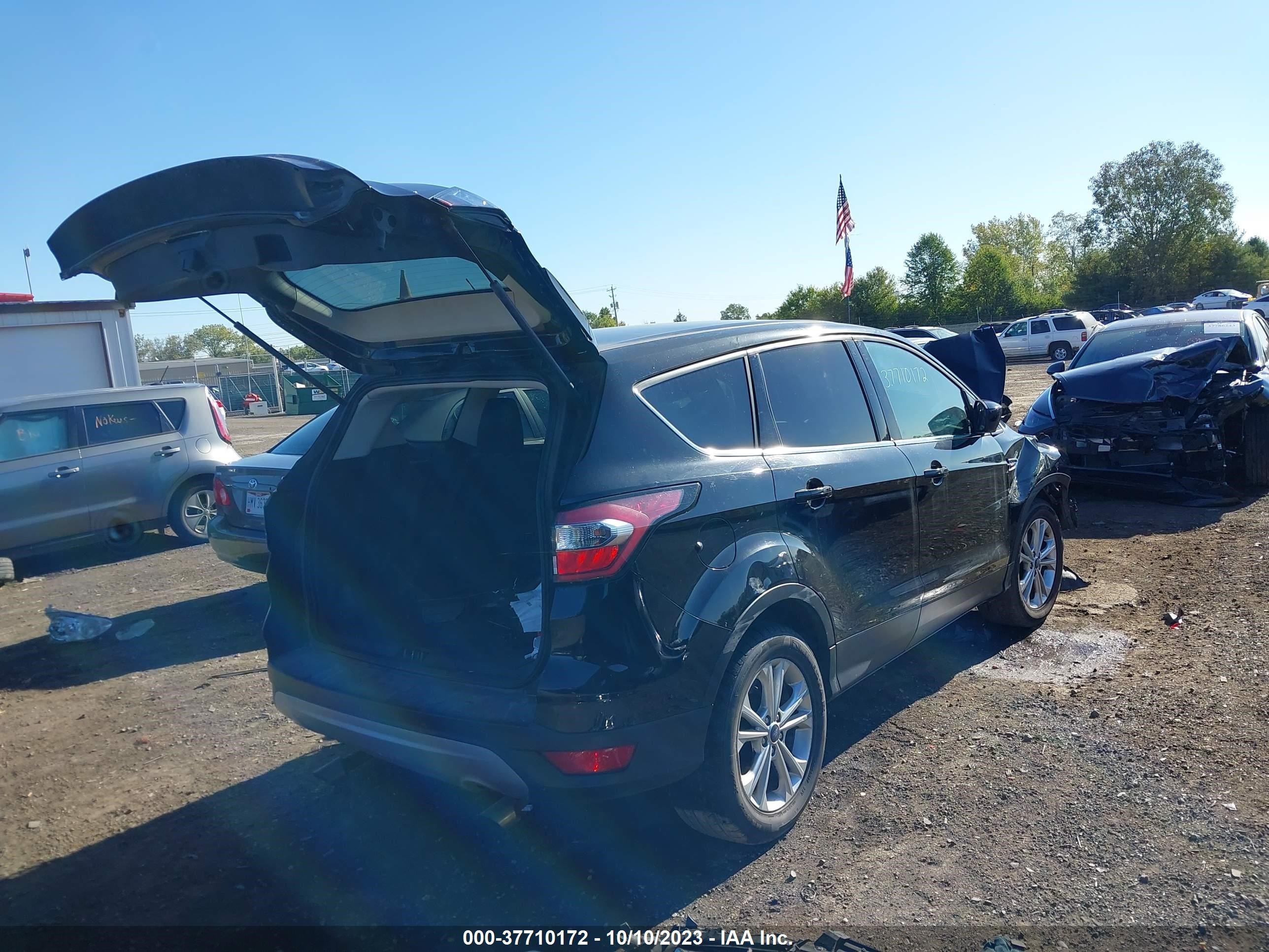 Photo 3 VIN: 1FMCU0G97HUE57099 - FORD ESCAPE 