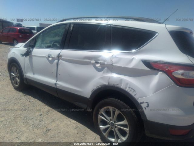 Photo 5 VIN: 1FMCU0G98JUC38514 - FORD ESCAPE 