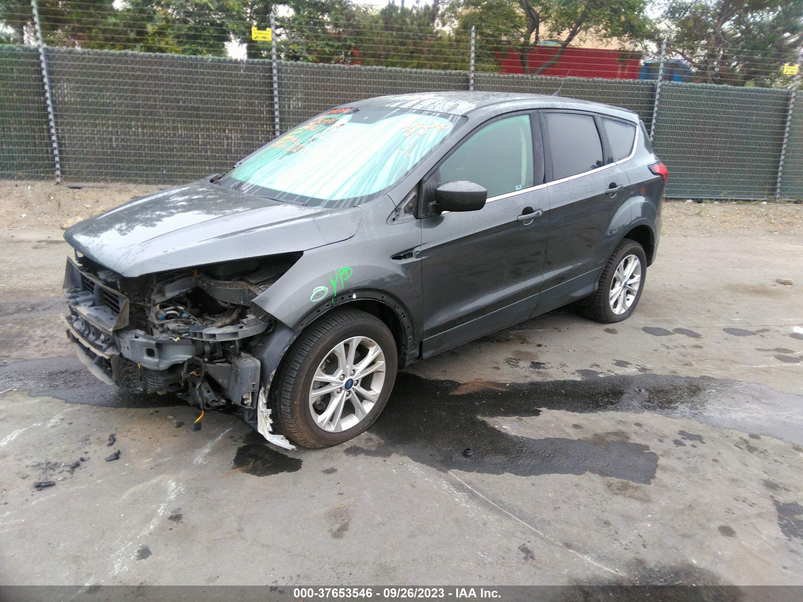 Photo 1 VIN: 1FMCU0G98KUA72674 - FORD ESCAPE 