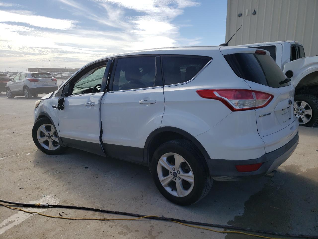 Photo 1 VIN: 1FMCU0G99EUA63986 - FORD ESCAPE 