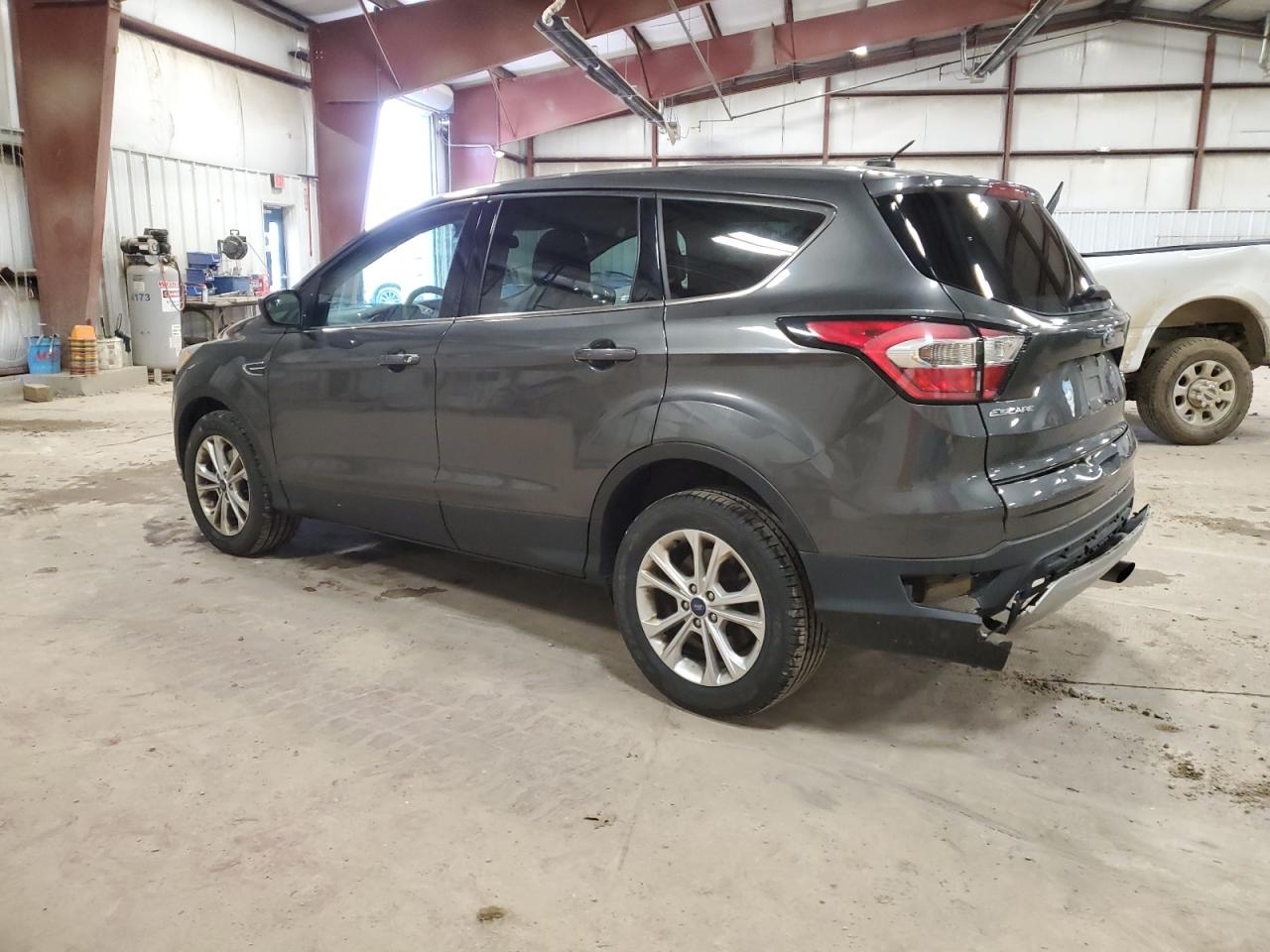 Photo 1 VIN: 1FMCU0G9XHUE46338 - FORD ESCAPE 