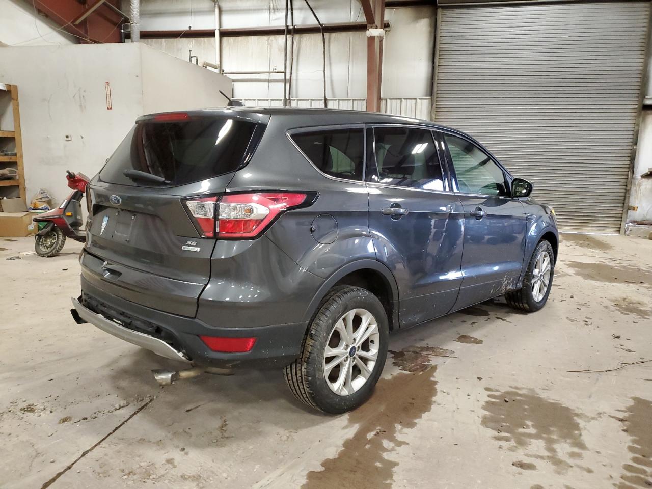 Photo 2 VIN: 1FMCU0G9XHUE46338 - FORD ESCAPE 