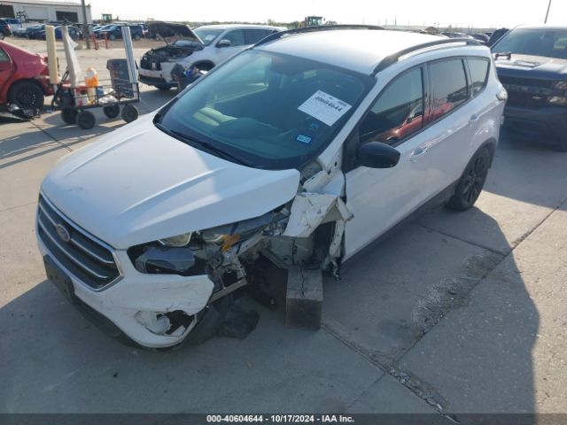 Photo 1 VIN: 1FMCU0GD0HUA13910 - FORD ESCAPE 