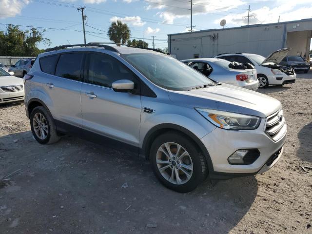 Photo 3 VIN: 1FMCU0GD0HUA16094 - FORD ESCAPE SE 