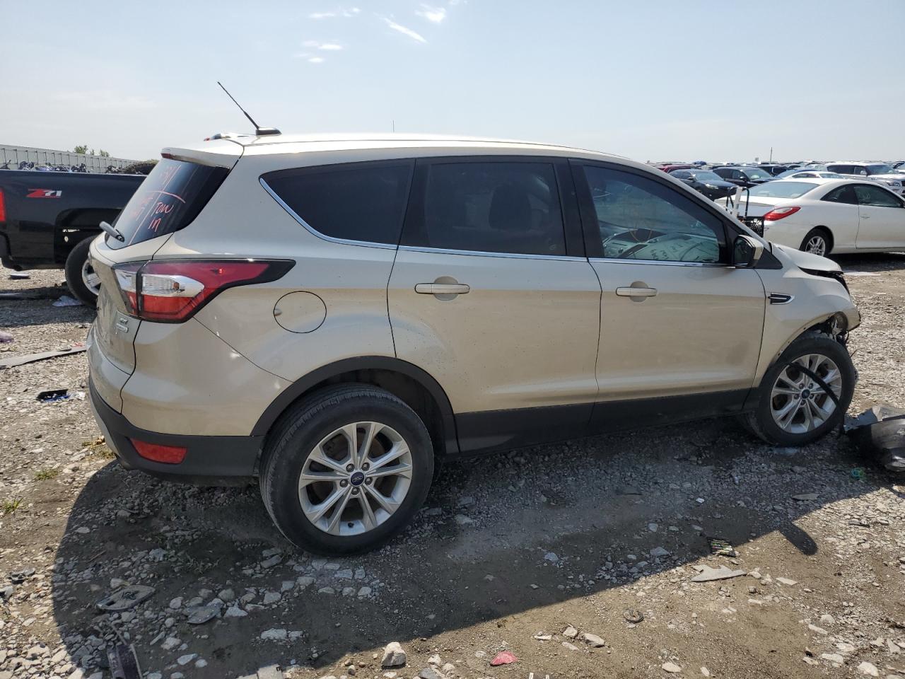 Photo 2 VIN: 1FMCU0GD0HUA53842 - FORD ESCAPE 