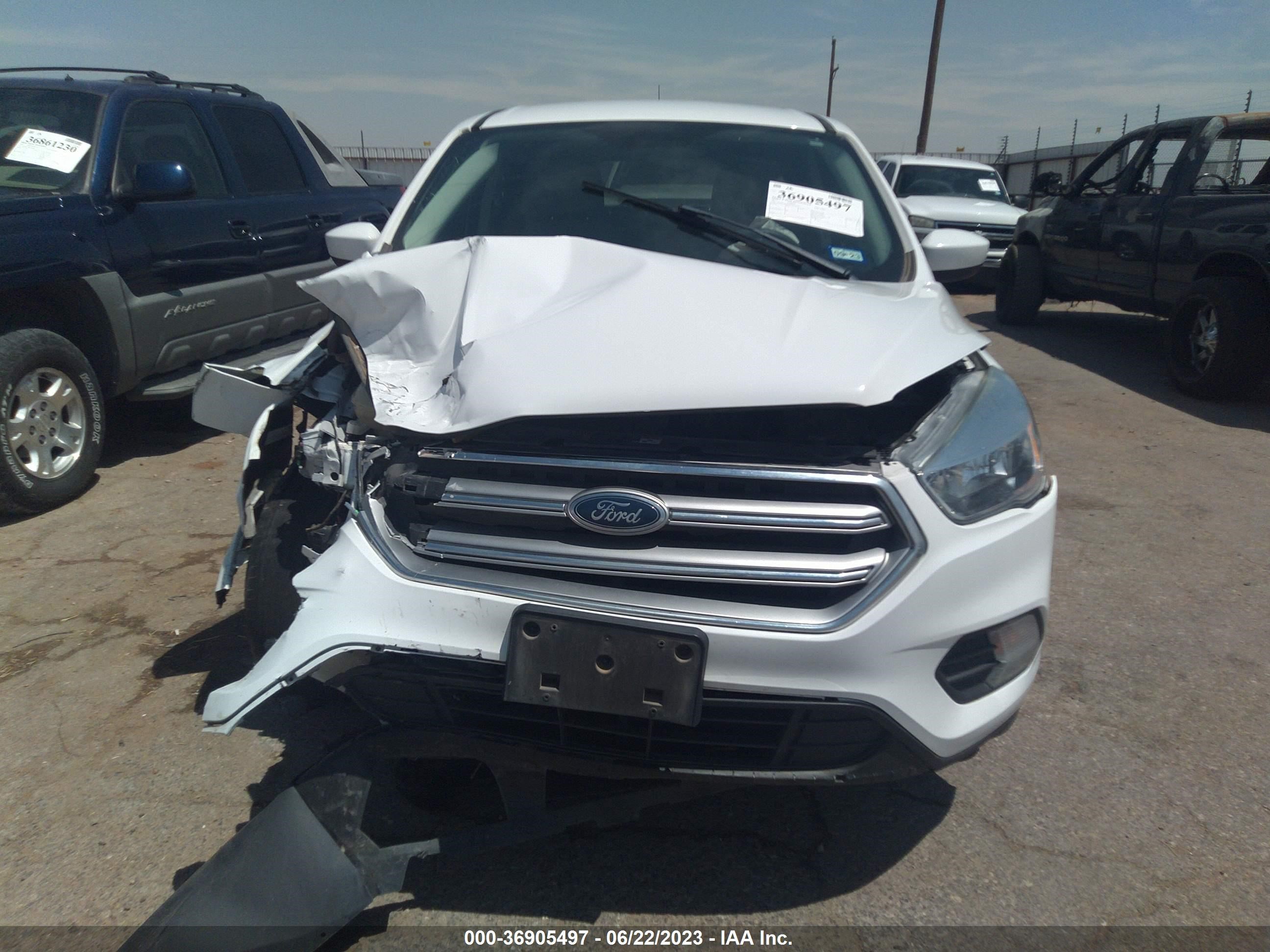 Photo 11 VIN: 1FMCU0GD0HUB21427 - FORD ESCAPE 