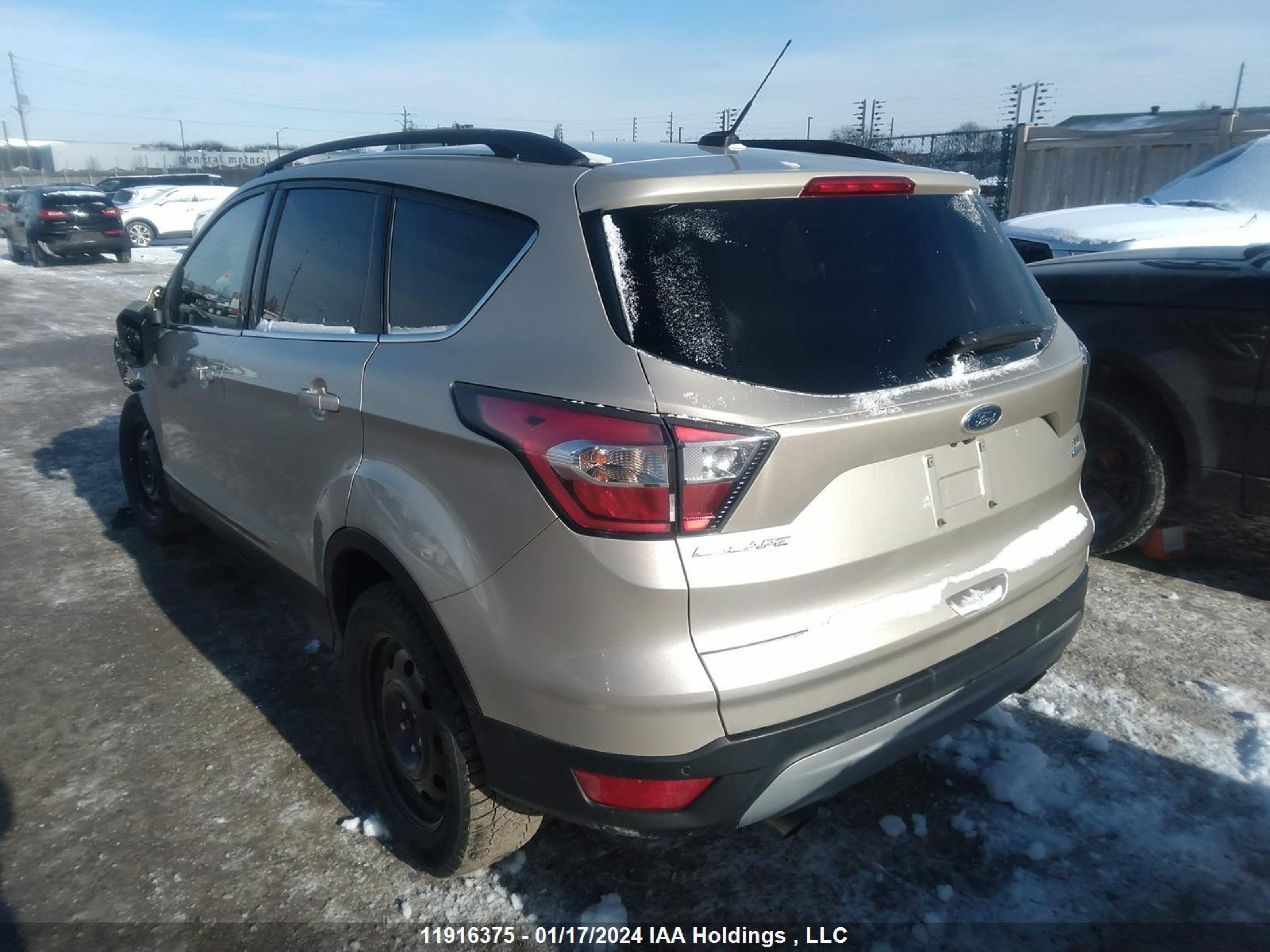 Photo 2 VIN: 1FMCU0GD0HUB24067 - FORD ESCAPE 