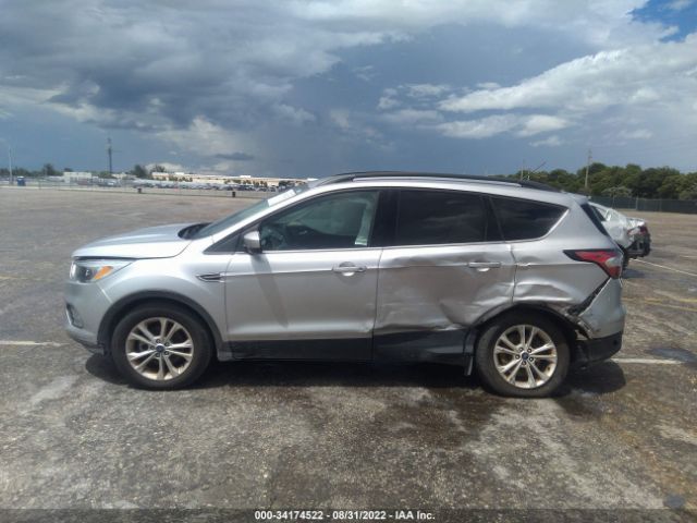 Photo 5 VIN: 1FMCU0GD0JUA73143 - FORD ESCAPE 