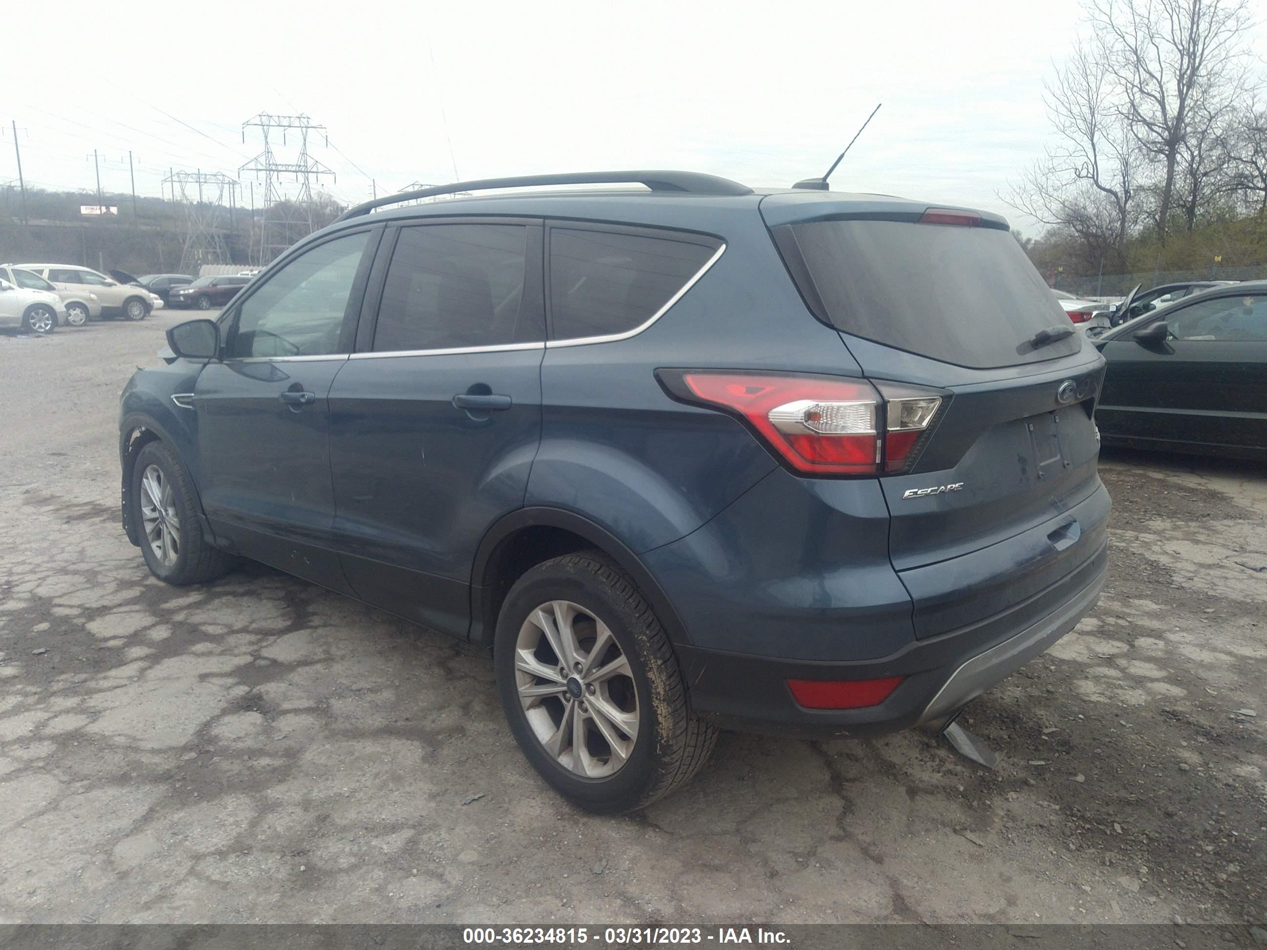 Photo 2 VIN: 1FMCU0GD0JUB46415 - FORD ESCAPE 