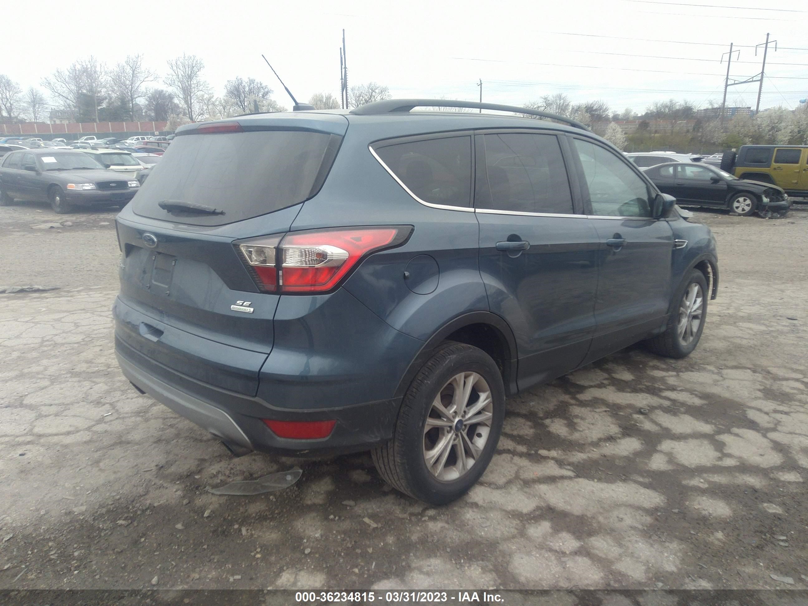 Photo 3 VIN: 1FMCU0GD0JUB46415 - FORD ESCAPE 