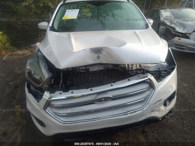 Photo 5 VIN: 1FMCU0GD0JUD17695 - FORD ESCAPE 