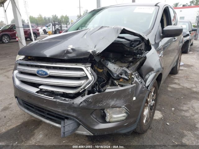 Photo 5 VIN: 1FMCU0GD1HUB81233 - FORD ESCAPE 