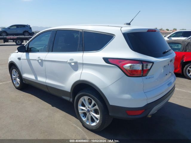 Photo 2 VIN: 1FMCU0GD1HUC11380 - FORD ESCAPE 