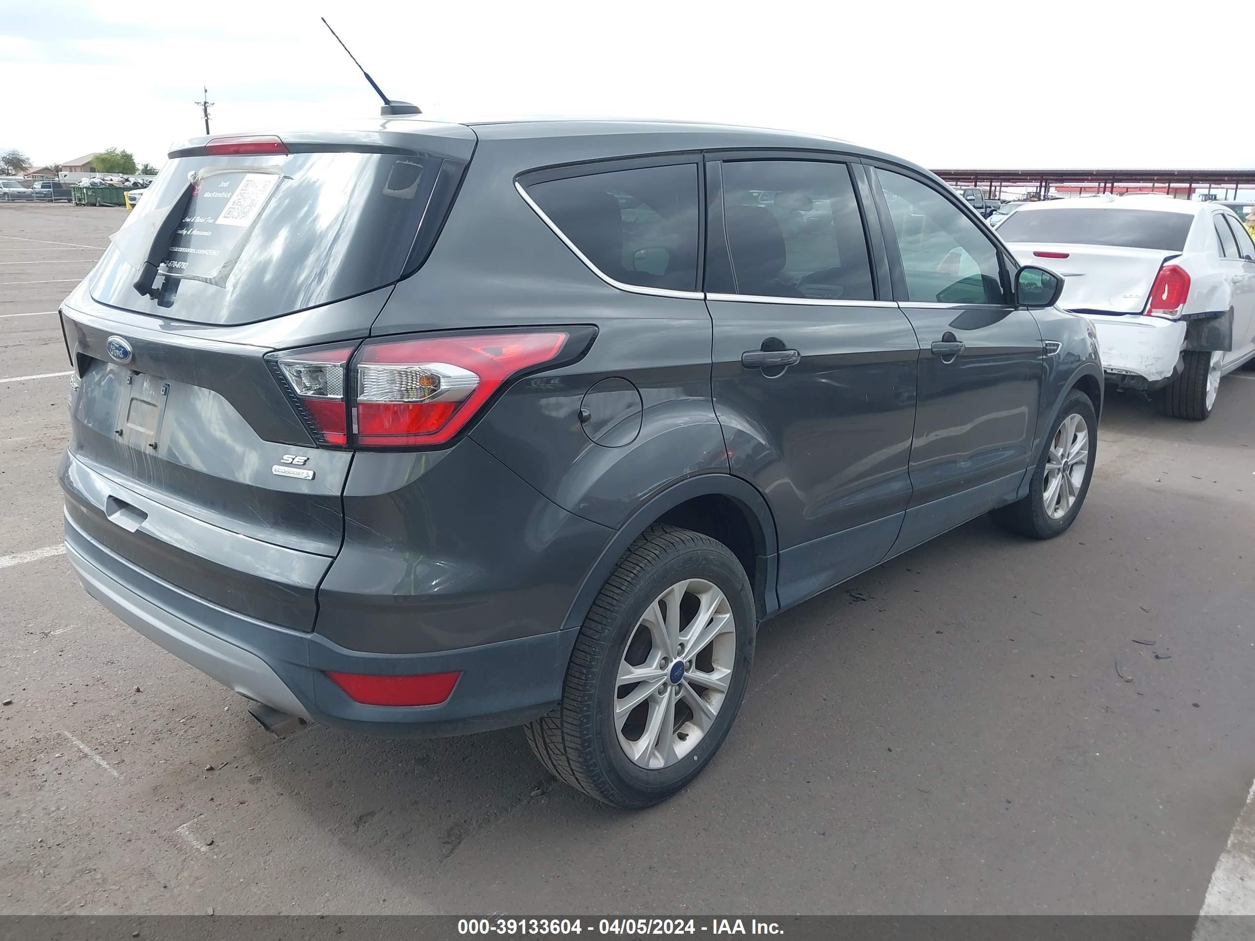 Photo 3 VIN: 1FMCU0GD1HUC80442 - FORD ESCAPE 