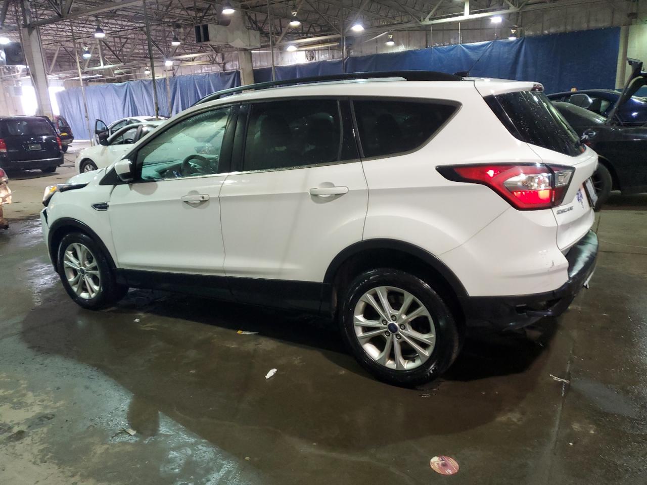 Photo 1 VIN: 1FMCU0GD1HUC86256 - FORD ESCAPE 