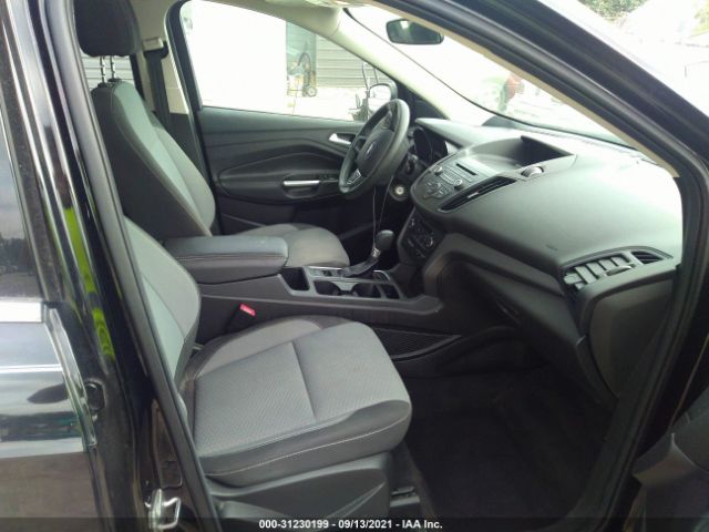 Photo 4 VIN: 1FMCU0GD1HUD26058 - FORD ESCAPE 