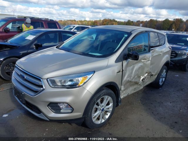 Photo 1 VIN: 1FMCU0GD1HUE66952 - FORD ESCAPE 