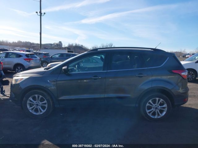 Photo 5 VIN: 1FMCU0GD1JUA43522 - FORD ESCAPE 