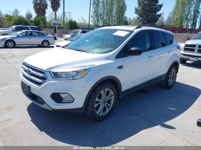 Photo 1 VIN: 1FMCU0GD1JUB28263 - FORD ESCAPE 