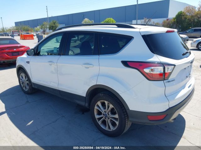 Photo 2 VIN: 1FMCU0GD1JUB28263 - FORD ESCAPE 