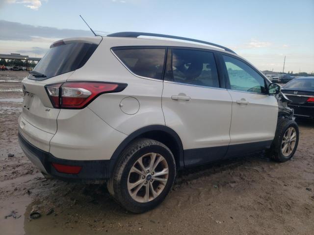 Photo 2 VIN: 1FMCU0GD1JUB85949 - FORD ESCAPE SE 