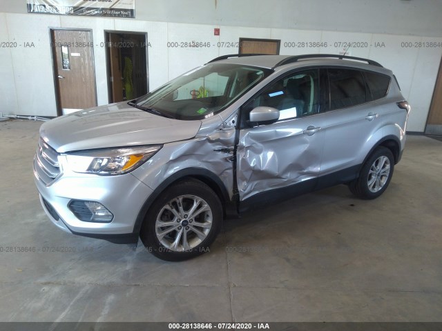 Photo 1 VIN: 1FMCU0GD1JUD18290 - FORD ESCAPE 