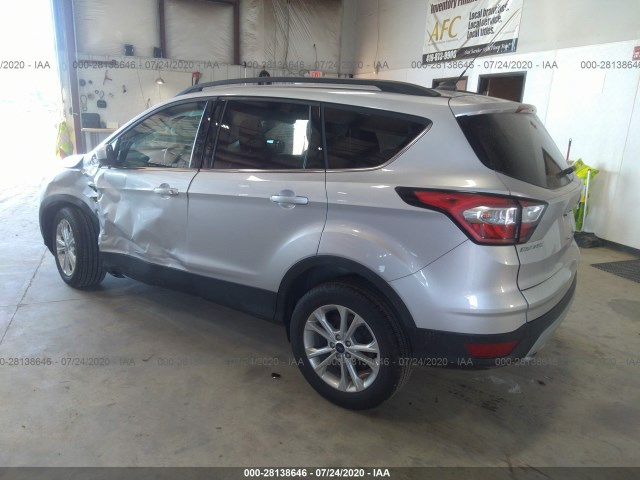 Photo 2 VIN: 1FMCU0GD1JUD18290 - FORD ESCAPE 