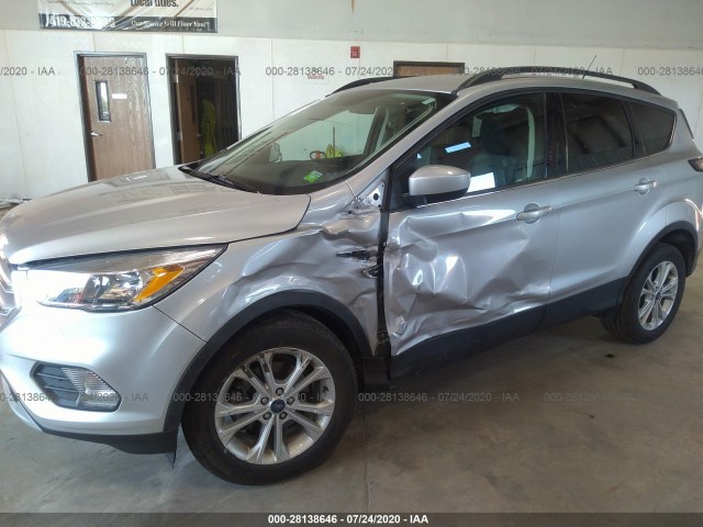 Photo 5 VIN: 1FMCU0GD1JUD18290 - FORD ESCAPE 