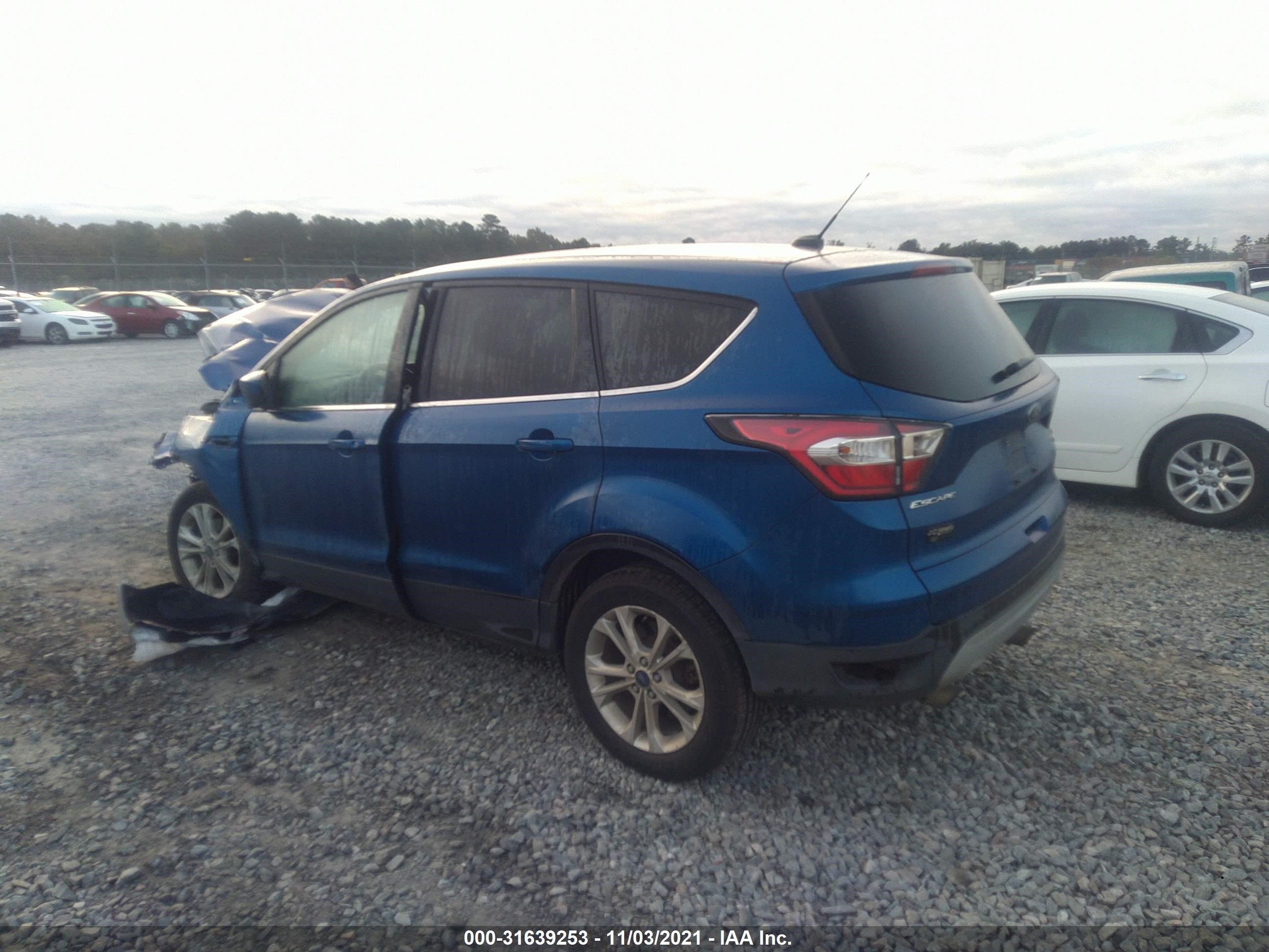 Photo 2 VIN: 1FMCU0GD2HUA88463 - FORD ESCAPE 