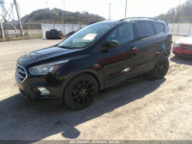 Photo 1 VIN: 1FMCU0GD2HUB28394 - FORD ESCAPE 