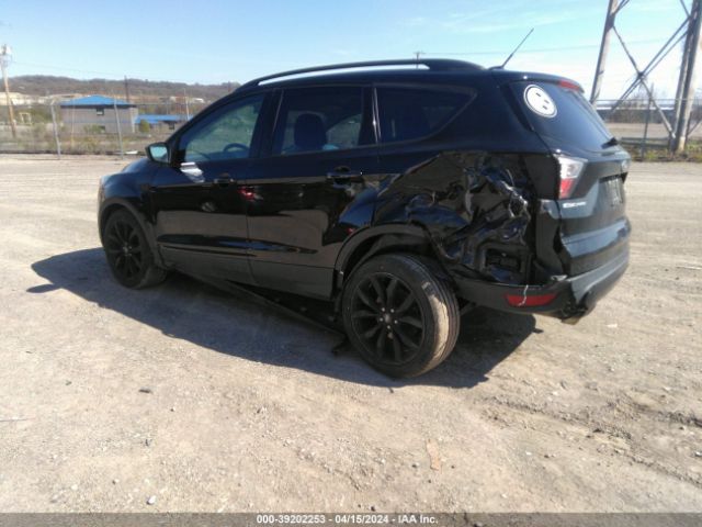 Photo 2 VIN: 1FMCU0GD2HUB28394 - FORD ESCAPE 