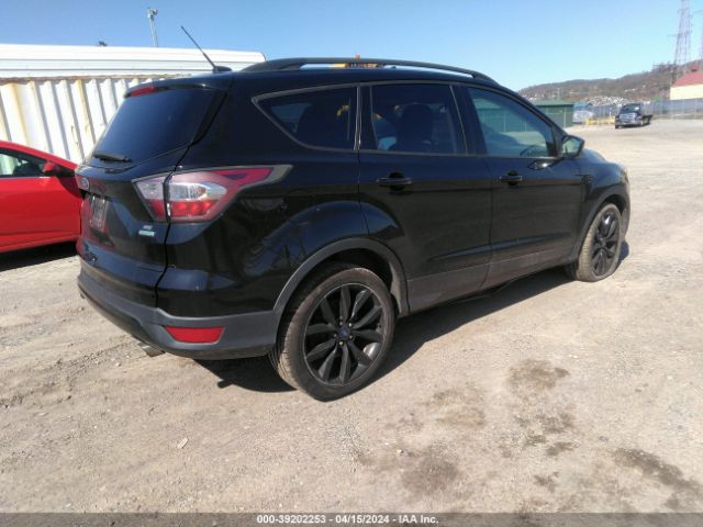 Photo 3 VIN: 1FMCU0GD2HUB28394 - FORD ESCAPE 