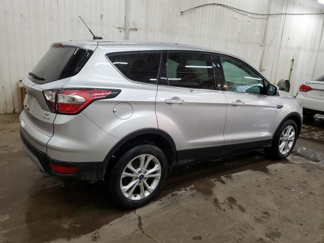 Photo 2 VIN: 1FMCU0GD2HUB60956 - FORD ESCAPE SE 