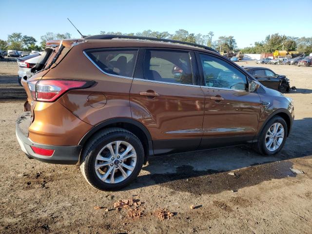 Photo 2 VIN: 1FMCU0GD2HUC17589 - FORD ESCAPE SE 