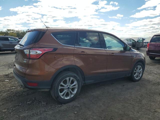 Photo 2 VIN: 1FMCU0GD2HUC27913 - FORD ESCAPE SE 