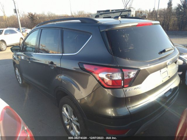 Photo 2 VIN: 1FMCU0GD2HUC47465 - FORD ESCAPE 