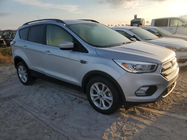 Photo 3 VIN: 1FMCU0GD2HUF02258 - FORD ESCAPE SE 