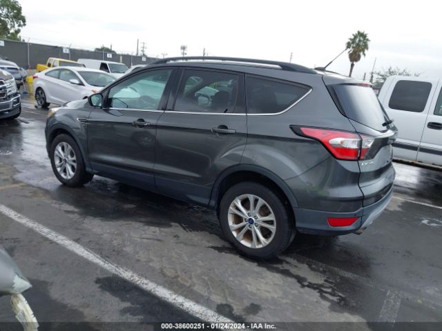 Photo 2 VIN: 1FMCU0GD2JUB17319 - FORD ESCAPE 