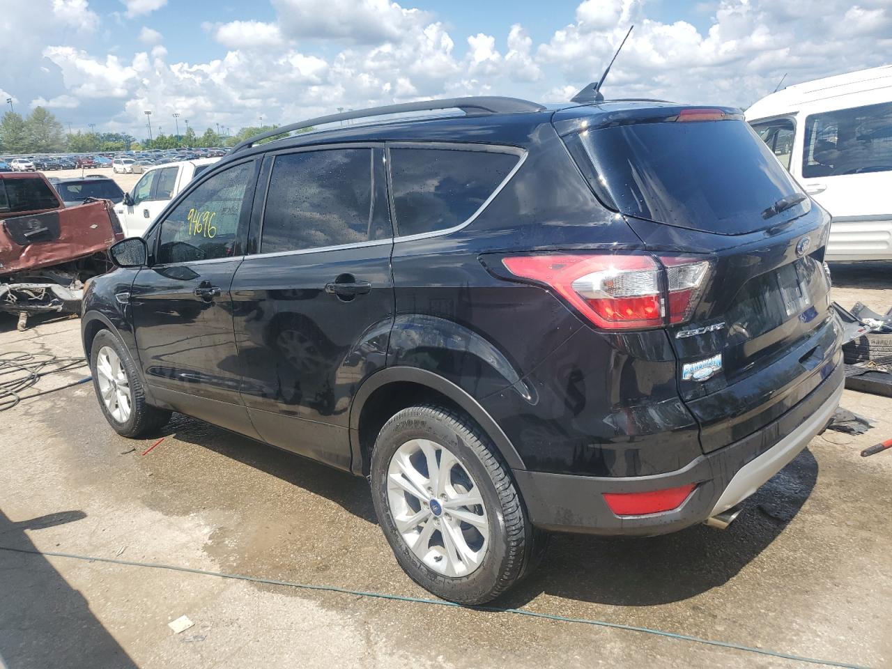 Photo 1 VIN: 1FMCU0GD2JUB70277 - FORD ESCAPE 