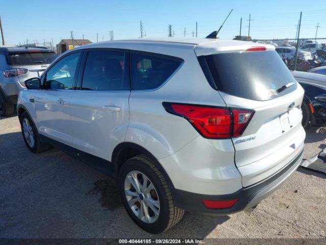 Photo 2 VIN: 1FMCU0GD2KUB25129 - FORD ESCAPE 