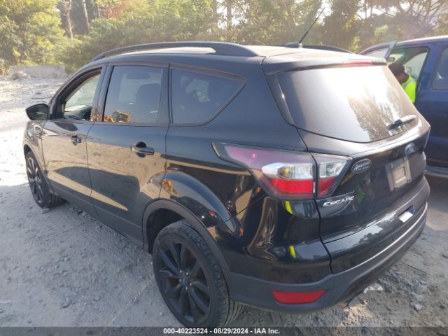 Photo 2 VIN: 1FMCU0GD3HUA18860 - FORD ESCAPE 